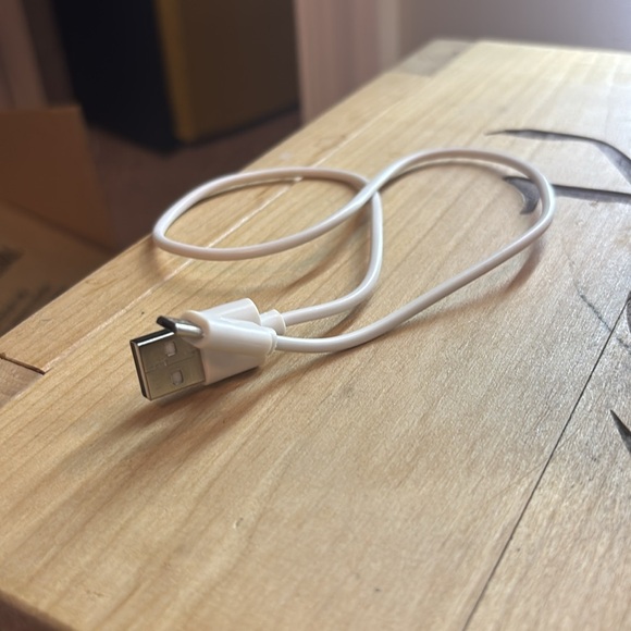 Red Bose portable speaker - Picture 5 of 5